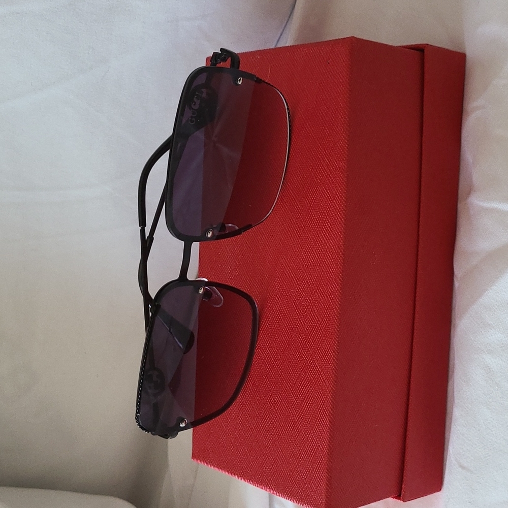 Sun glasses 🕶 no box